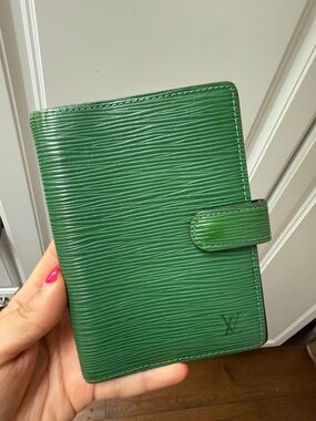 Authentic Louis Vuitton Epi Agenda PM Green/Black Passport Holder
